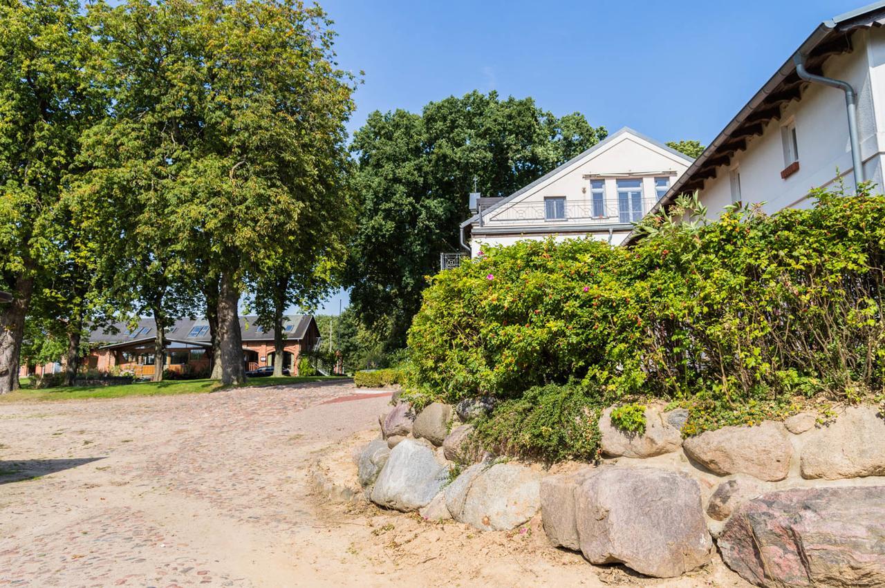 Gutshof Gross Behnkenhagen Lägenhet Exteriör bild